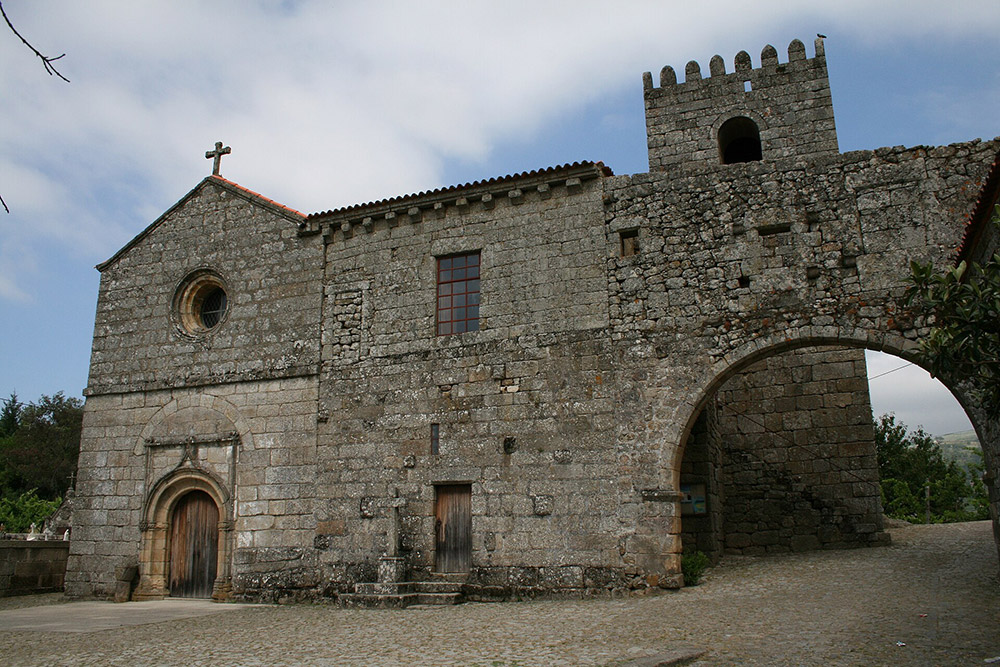 Mosteiro de Santa Maria de Cárquere